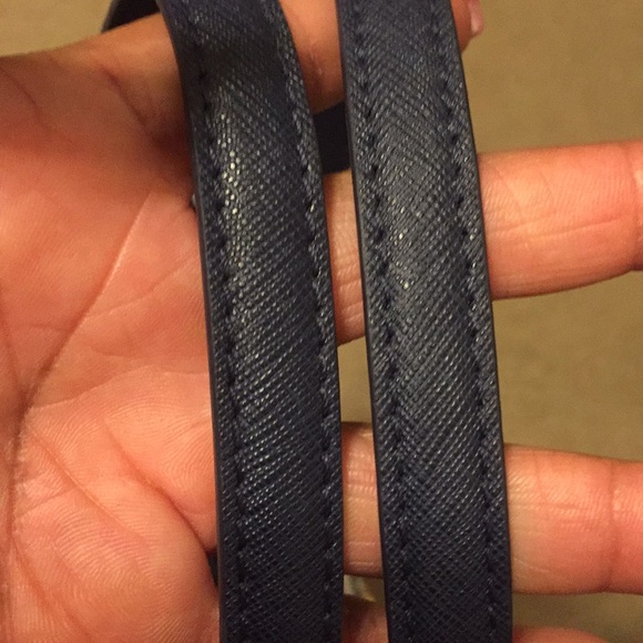 SOLD - Michael Kors Navy/White purse - Picture 6 of 7